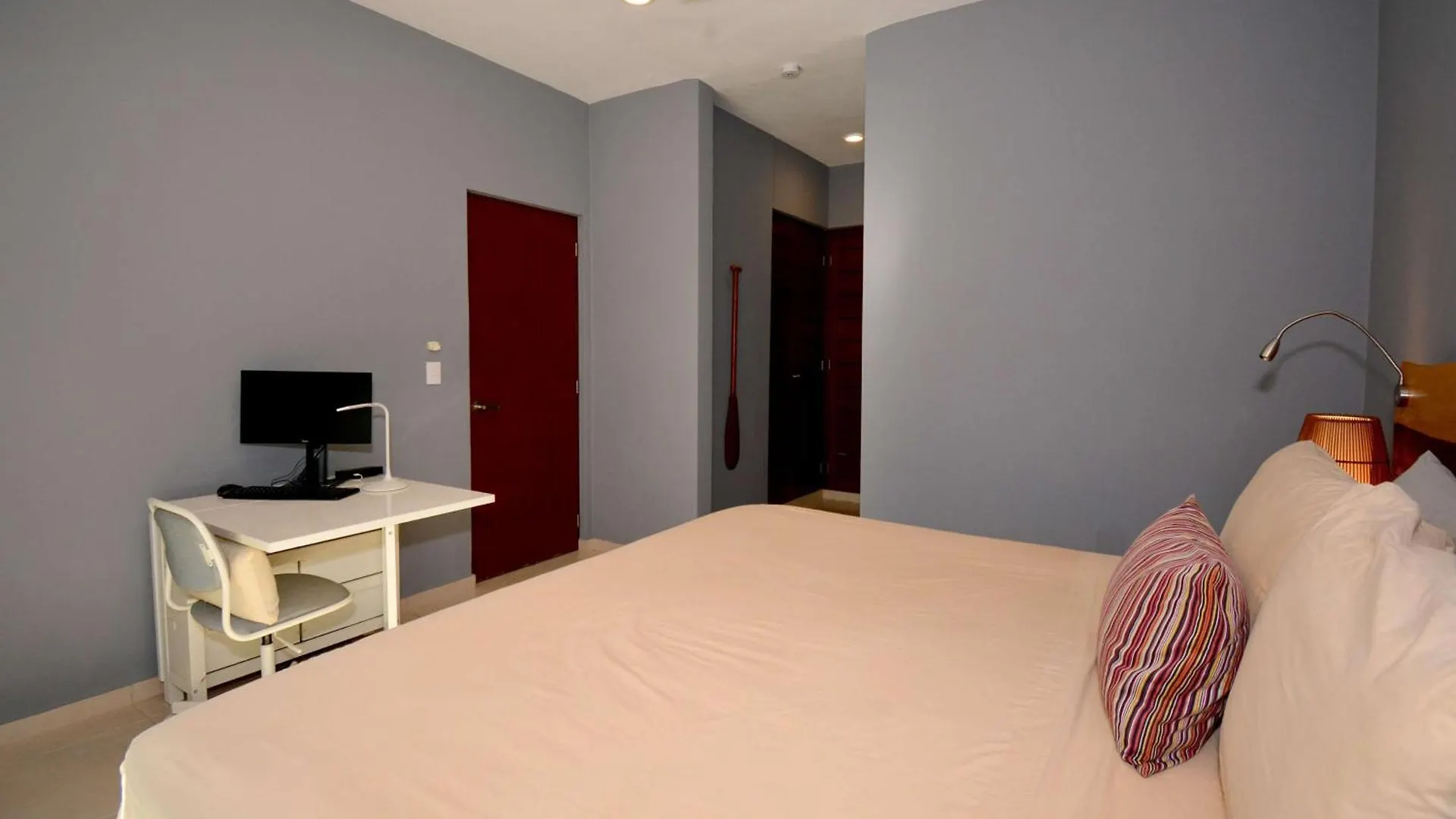 2Br 2Ba Penthouse With Private Rooftop Terrace