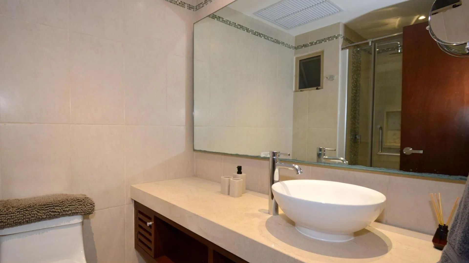 2Br 2Ba Penthouse With Private Rooftop Terrace Apartment