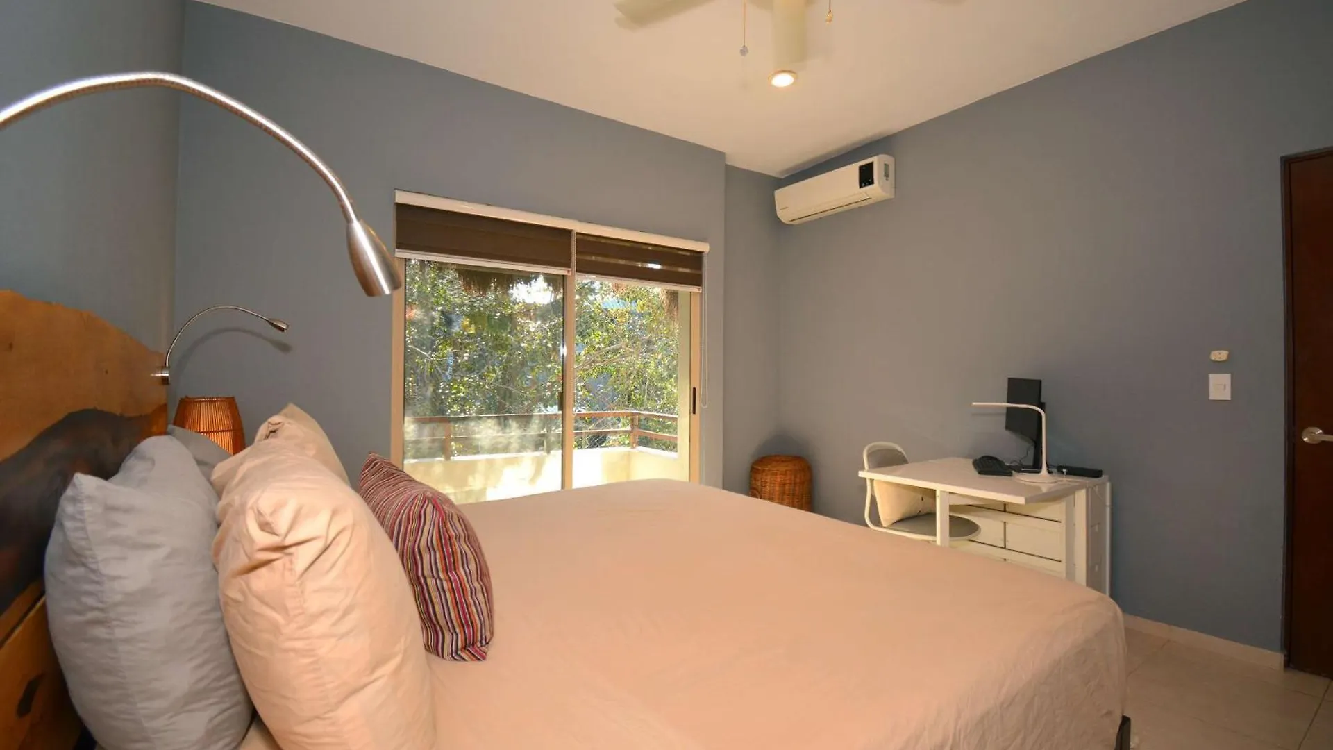 2Br 2Ba Penthouse With Private Rooftop Terrace Apartment